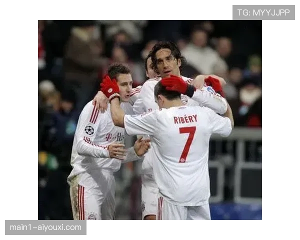 拜仁进攻三叉戟位置灵活,奥利塞迪亚斯换位创造空间